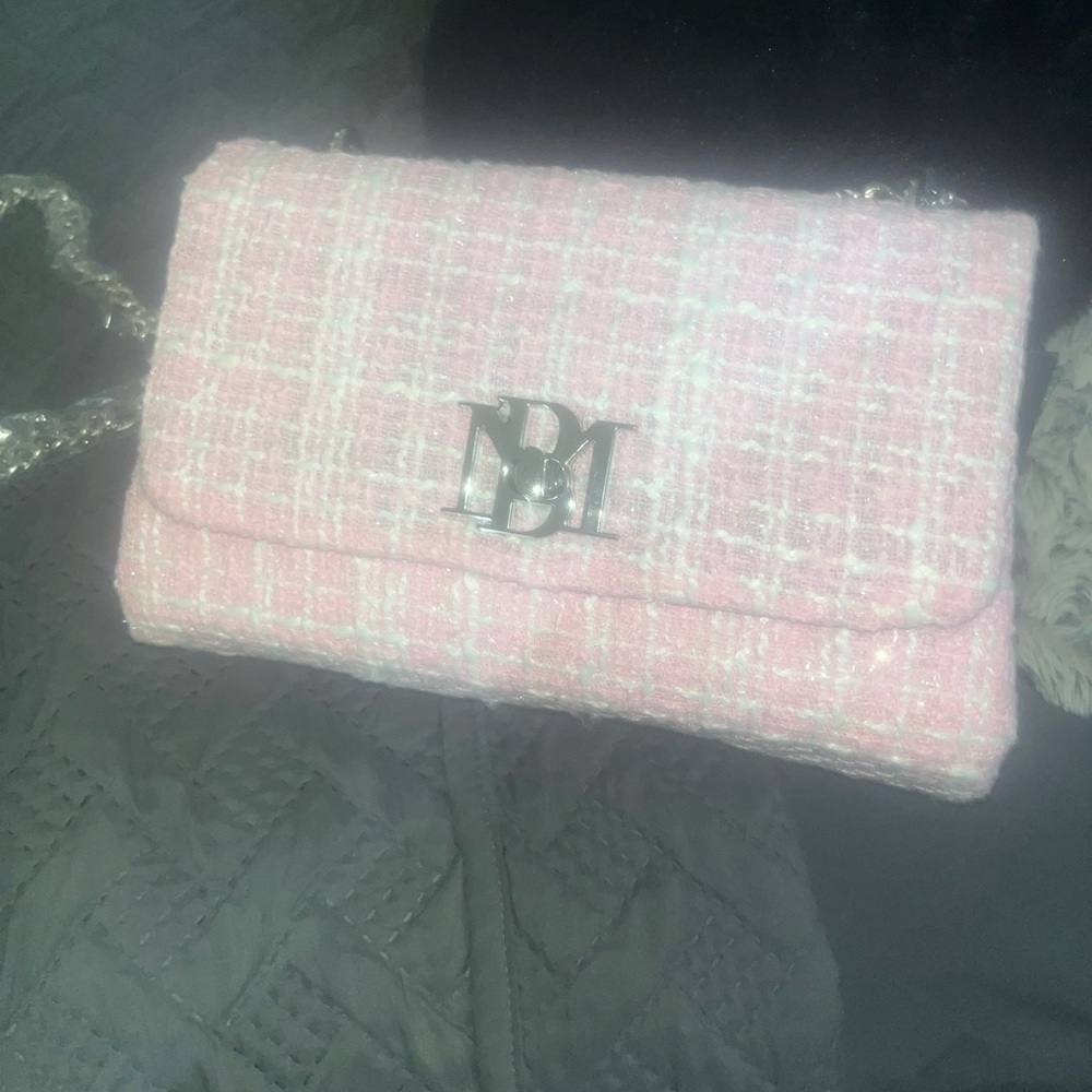Elegant Pink Tweed Shoulder Bag